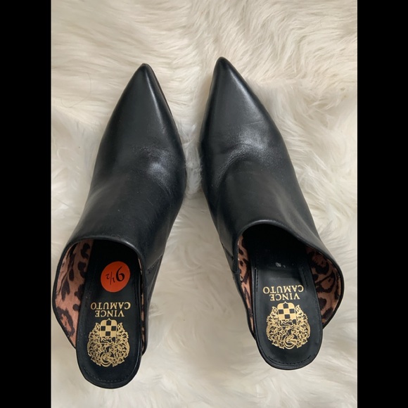 Vince Camuto Shoes - NEW Vince Camuto Heel Booties 9.5